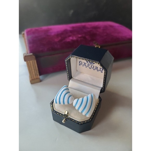 Vintage White And Blue Striped Triangular Plastic Clip-on Earrings - Picture 3 of 10